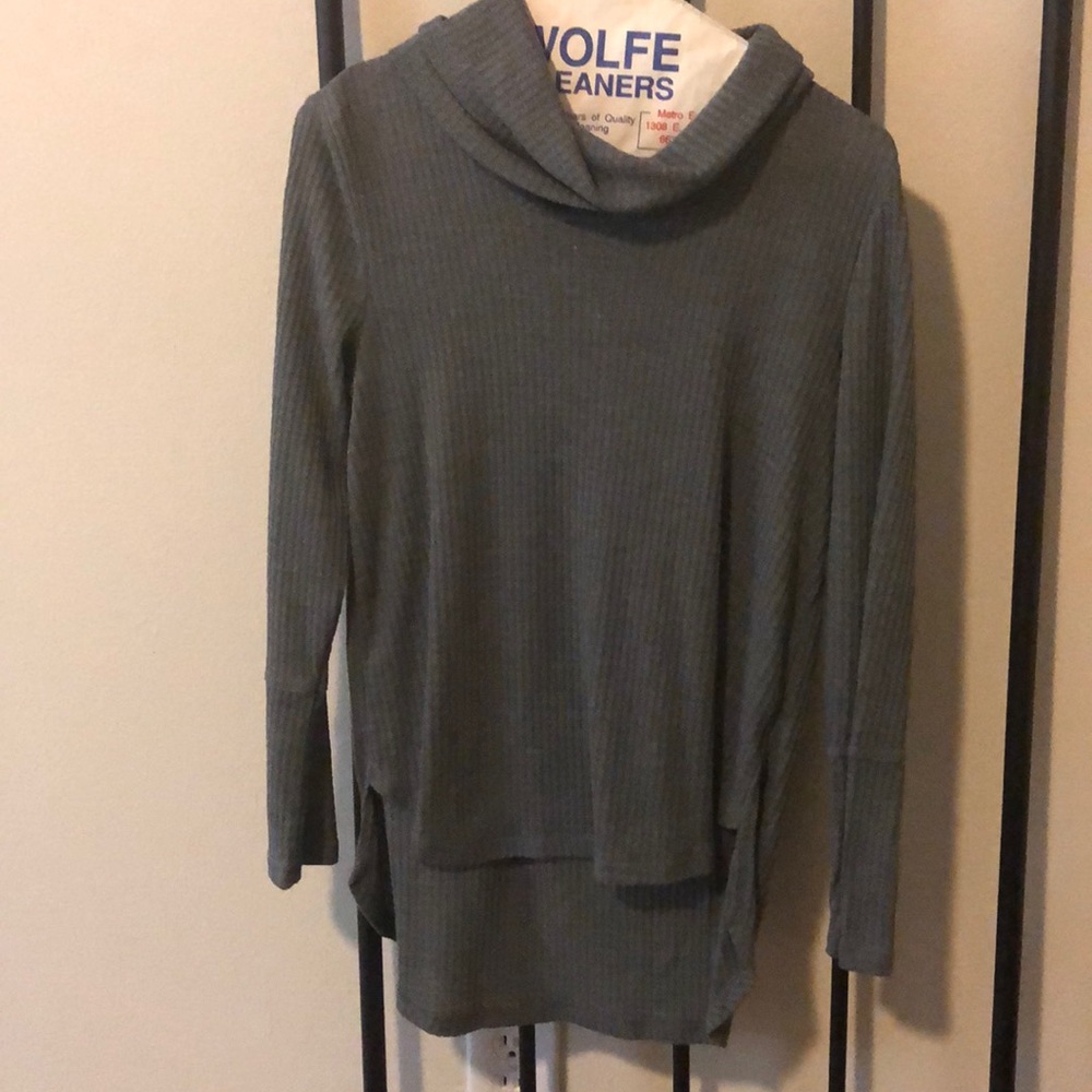 Grey knit top
